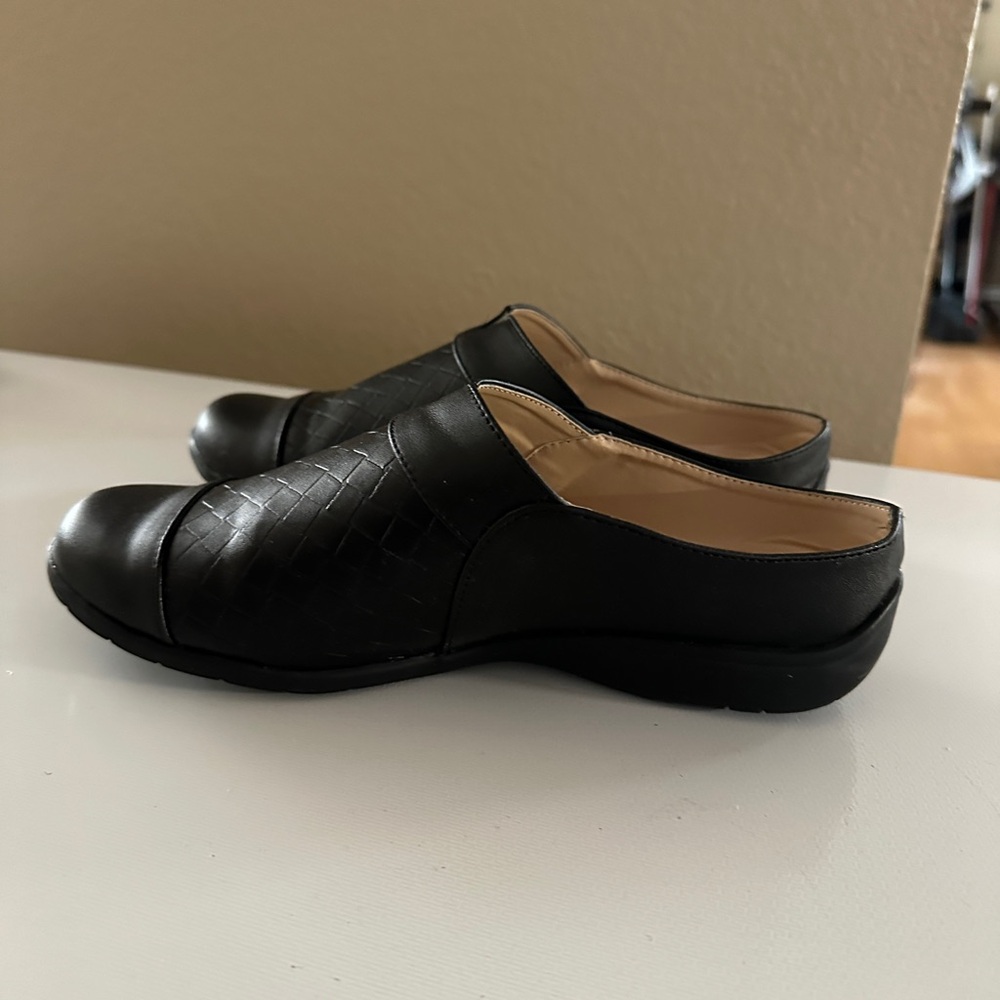 Classique Comfort Mule - Picture 9 of 11
